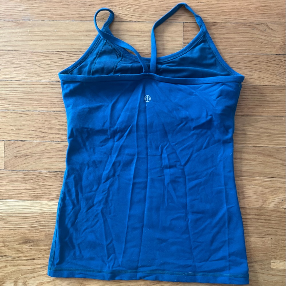 Lululemon workout shirt size 2